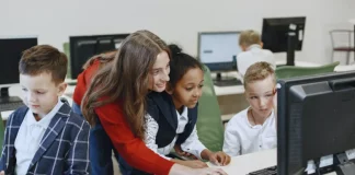 What Are the Challenges of Using Technology in Schools?