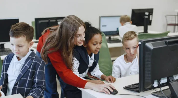 What Are the Challenges of Using Technology in Schools?